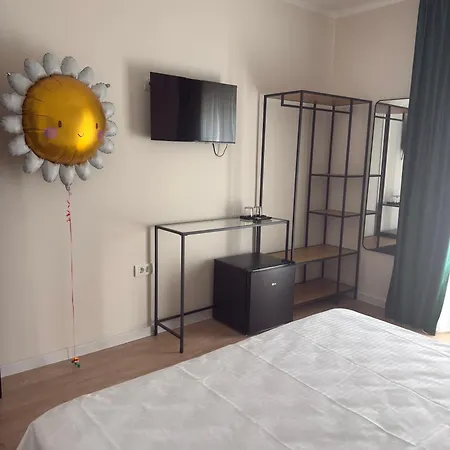 Andora Hotel *