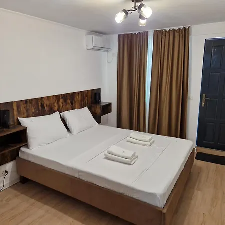 فندق Andora 3*